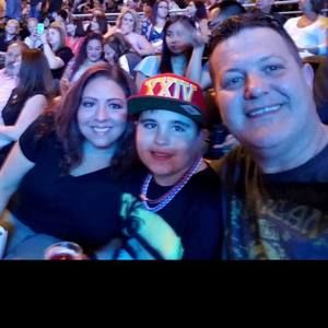 Meet your Posher, Leticia